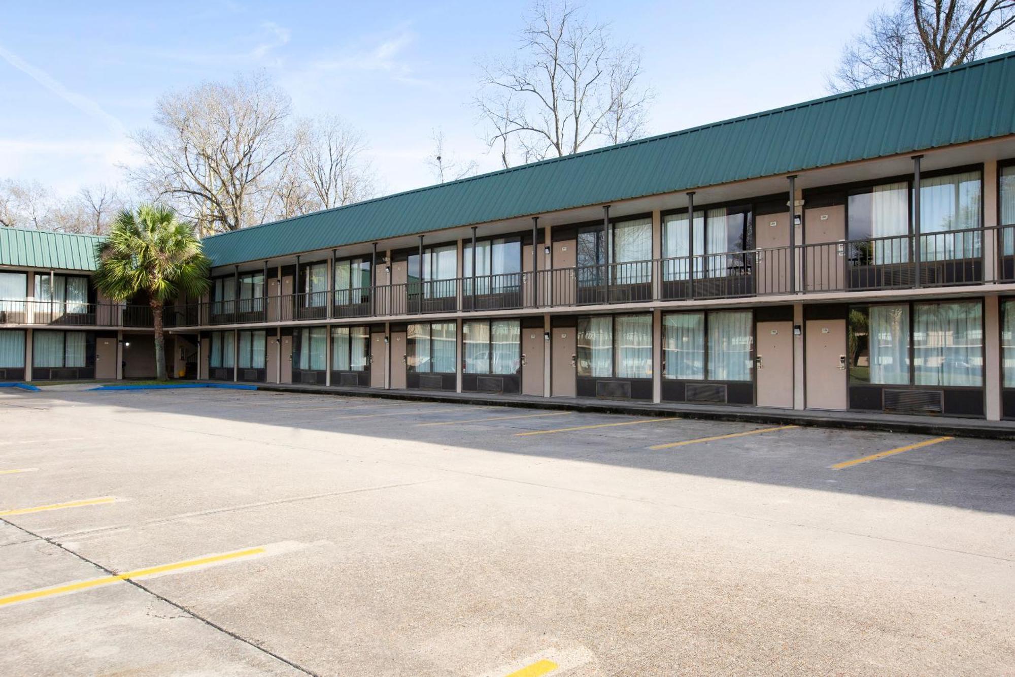 Oyo Hotel Port Allen La I-10 West Exterior photo